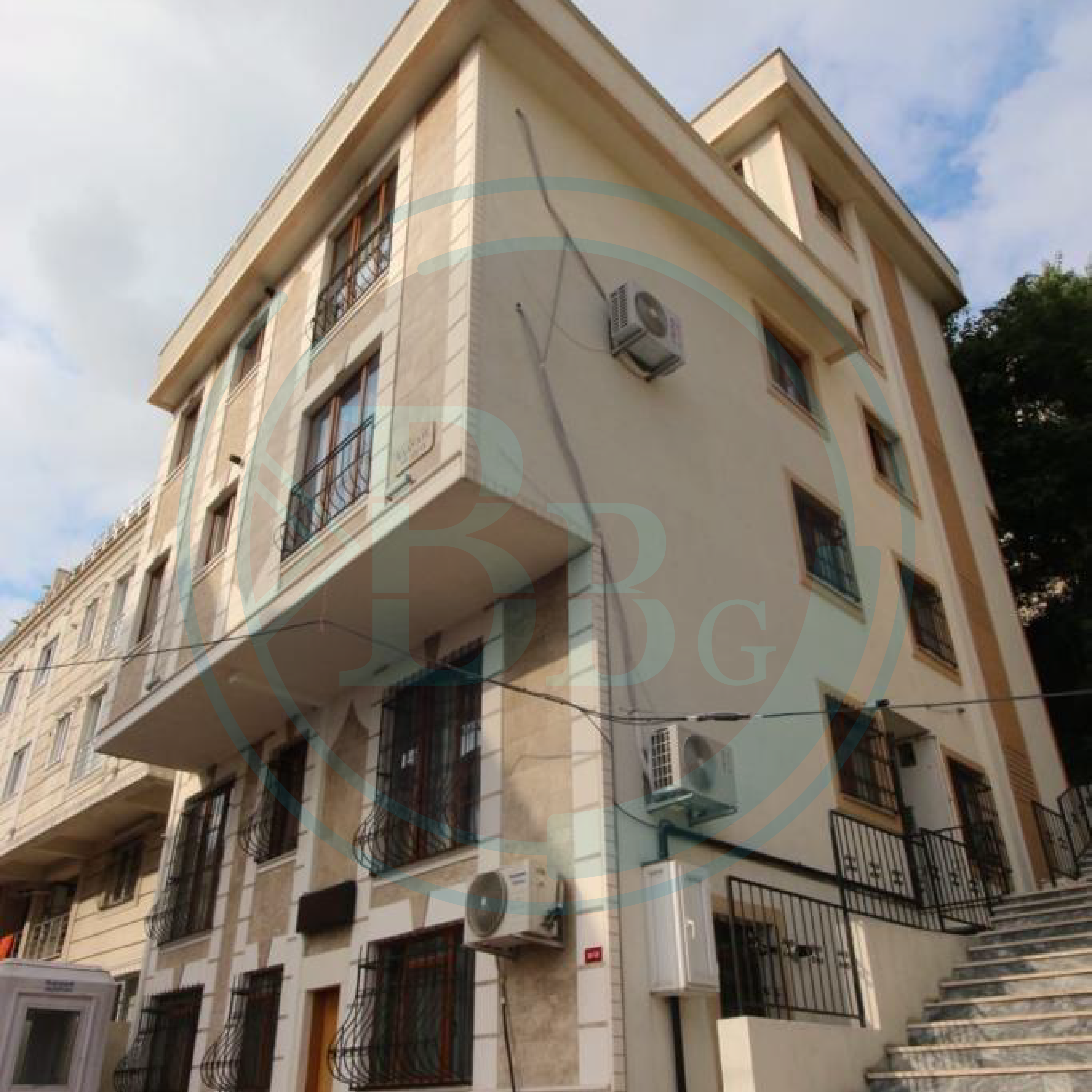 بناء كامل للبيع وسط مدينة اسطنبول