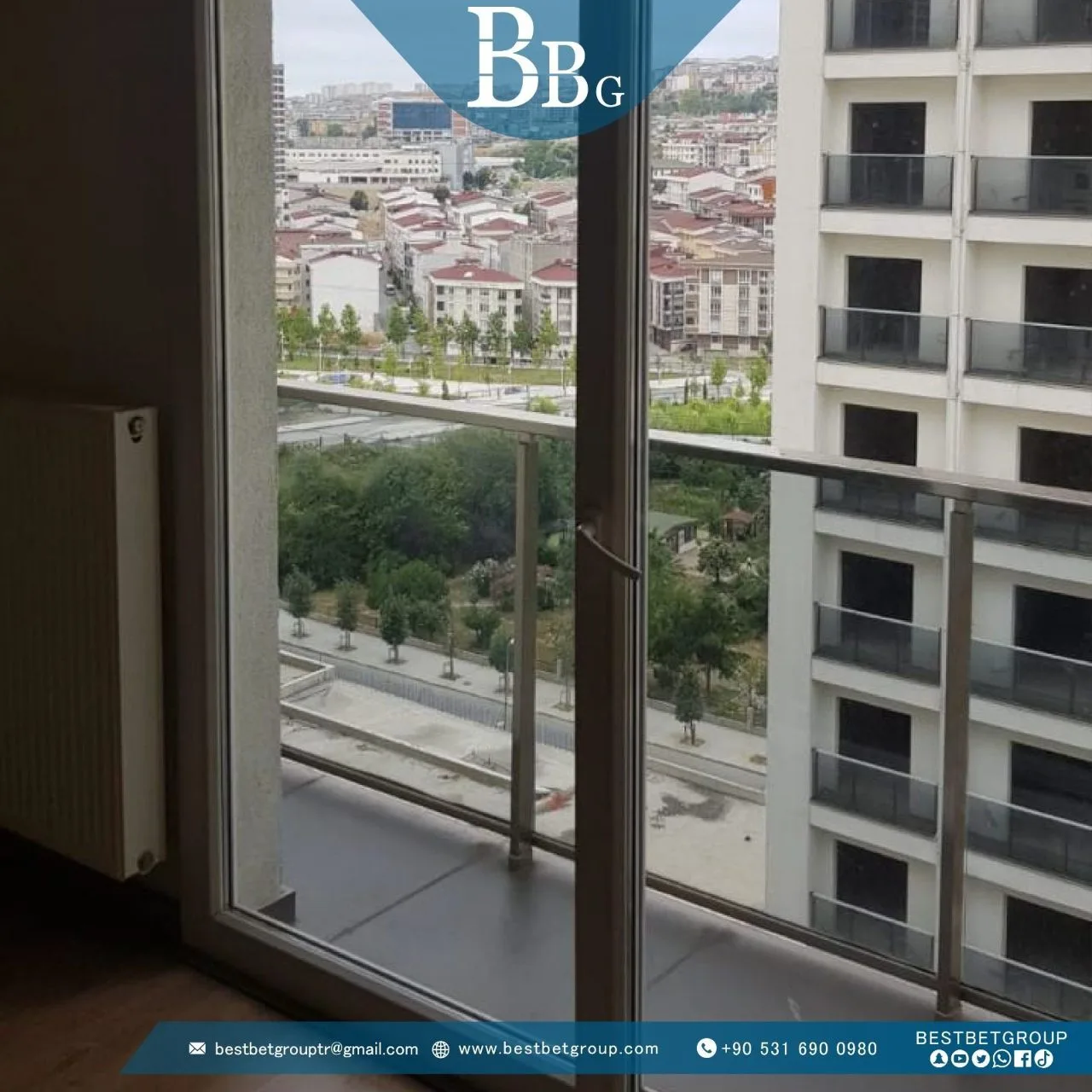شقة للبيع ضمن مجمع سكني في اسطنبول